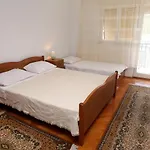 4892b Апартаменты *