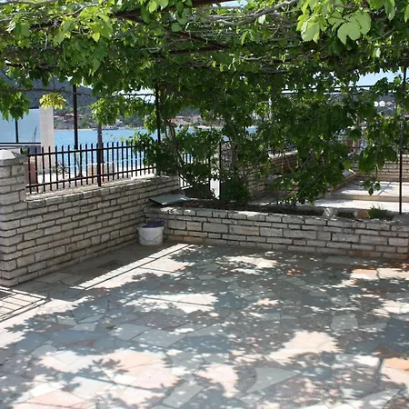 4892b Винишче